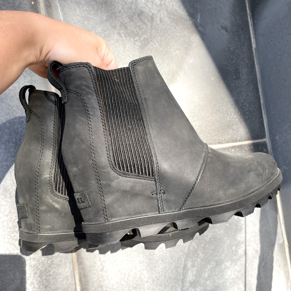 Sorel Joan of Arctic Wedge Chelsea Boot 7.5